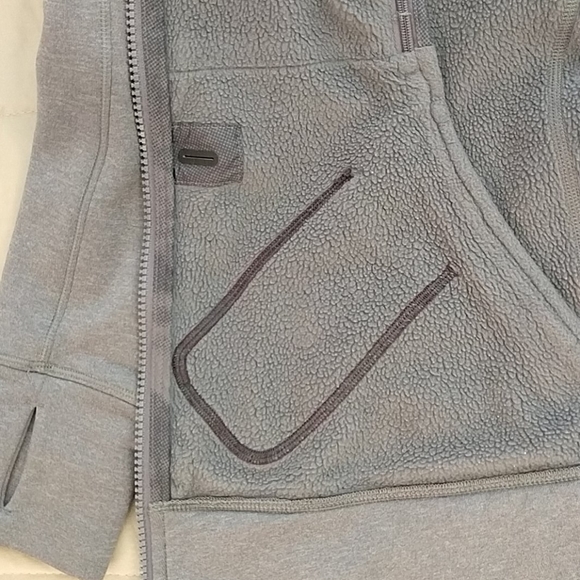 Lululemon Snug Sprinter Full Zip Jacket - Picture 9 of 9